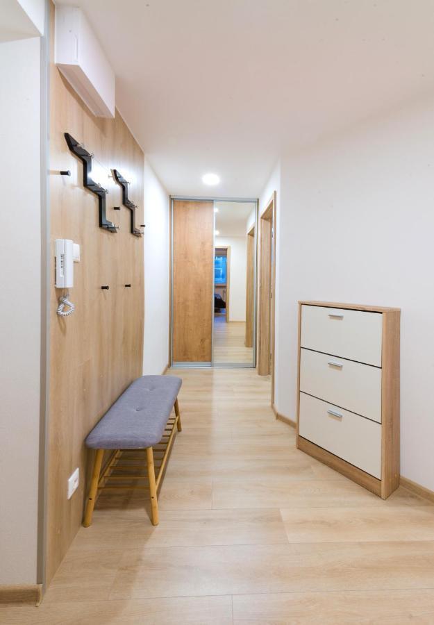 Apartman Razusa Centrum Banská Bystrica Exteriör bild
