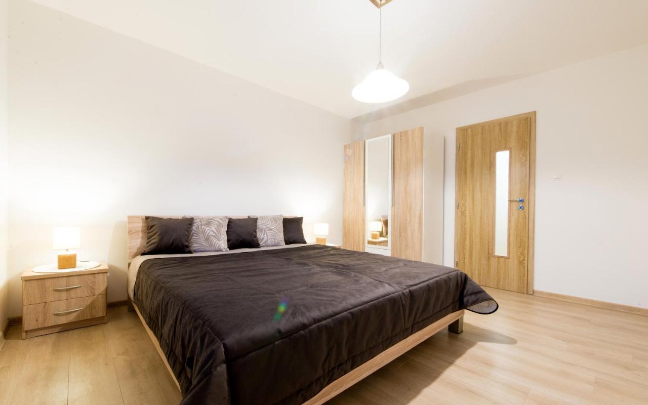 Apartman Razusa Centrum Banská Bystrica Exteriör bild