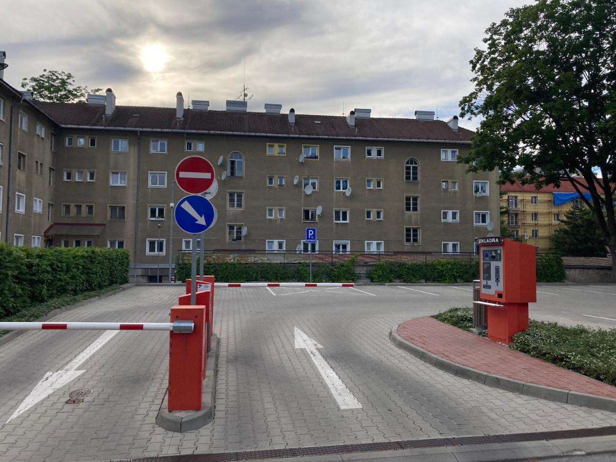 Apartman Razusa Centrum Banská Bystrica Exteriör bild
